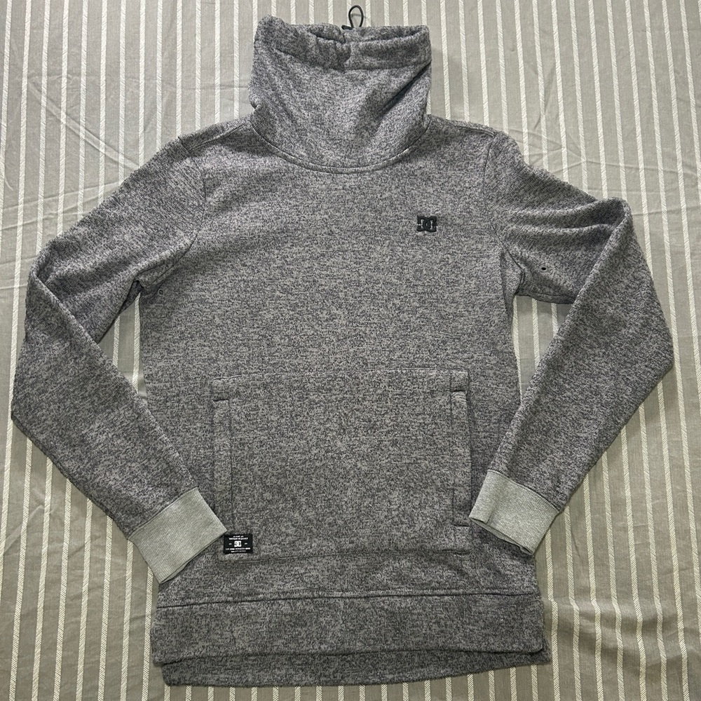 DC Shoes Junior's Women's Veneer High Neck Pullover Sweatshirt Size Medium